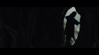 star-wars--the-last-jedi-official-teaser00-01-41-06still024-1492185956013_1280w